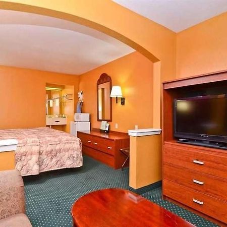 Pine Point Inn & Suites Smithville Dış mekan fotoğraf