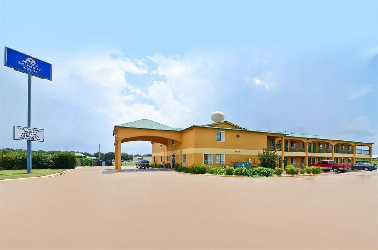 Pine Point Inn & Suites Smithville Dış mekan fotoğraf