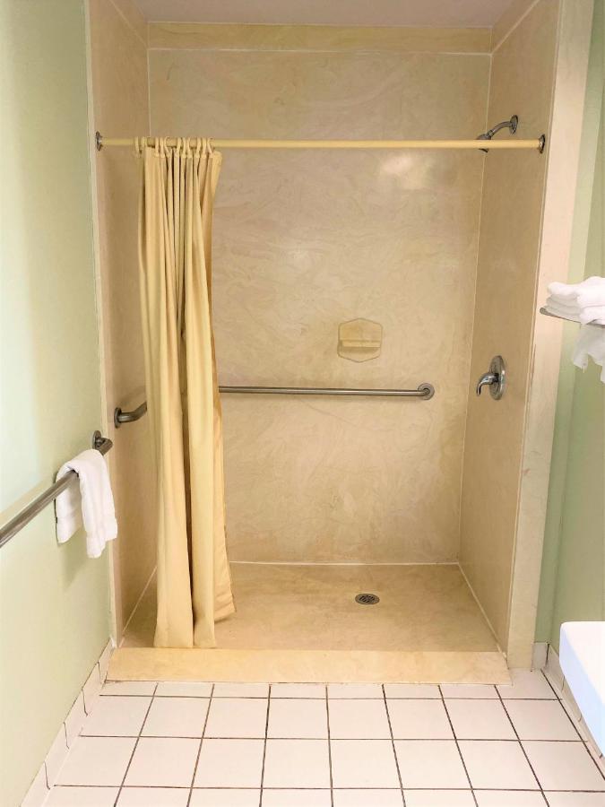 Pine Point Inn & Suites Smithville Dış mekan fotoğraf