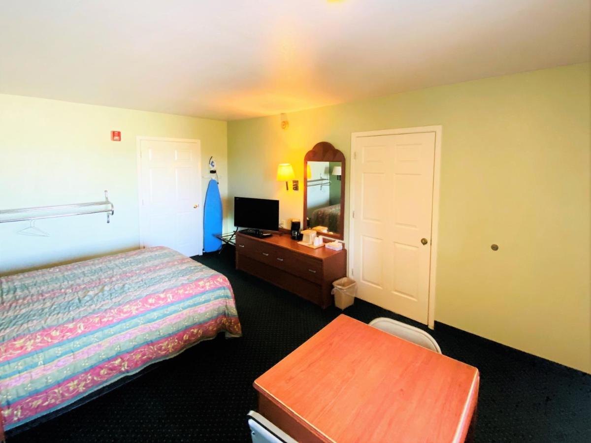 Pine Point Inn & Suites Smithville Dış mekan fotoğraf